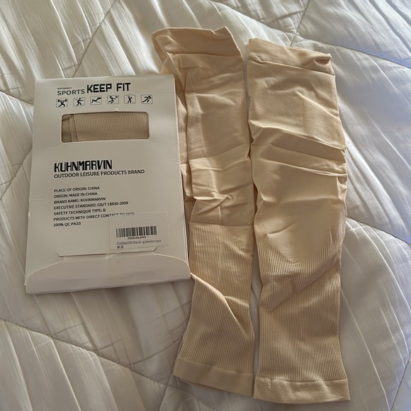 NIB ARM SLEEVE GUARDS - Picture 3 of 4